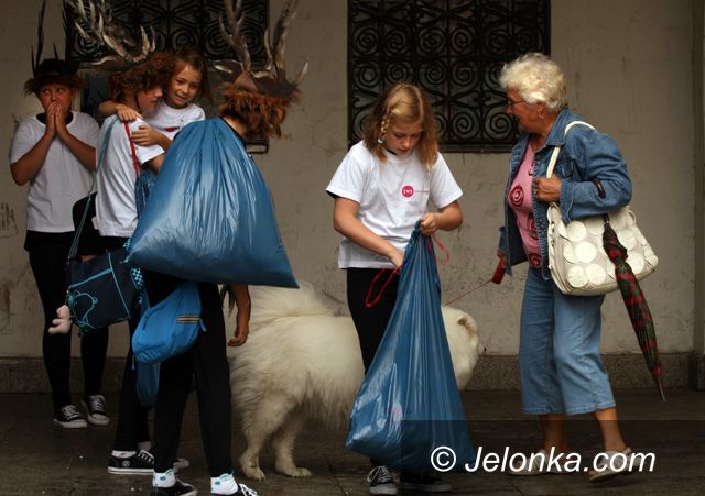JELENIA GÓRA: Łzy wzruszenia i aplauz dla „górskich jelonków”