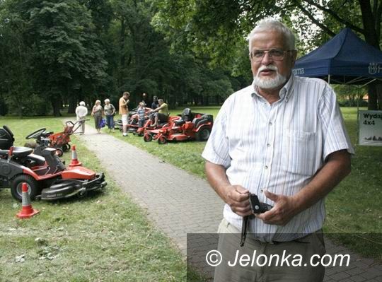 Jelenia Góra/Cieplice: Koszenie i piłowanie w parku