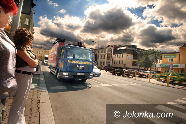 Jelenia Góra: Usuną bariery na groźnych przejściach