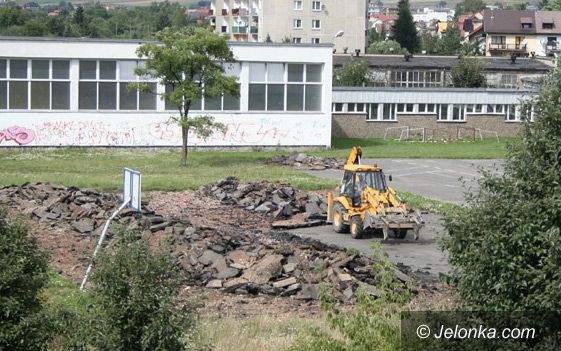 JELENIA GÓRA: Za ponad milion złotych „Budowlanka” dostanie boisko