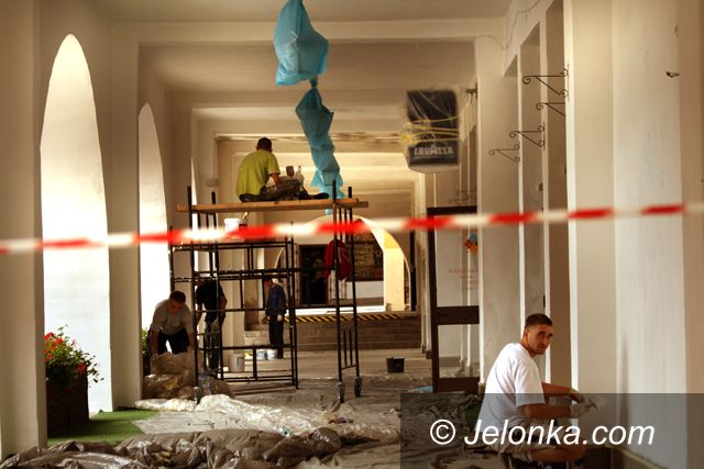 JELENIA GÓRA: Wielkie porządki na placu Ratuszowym