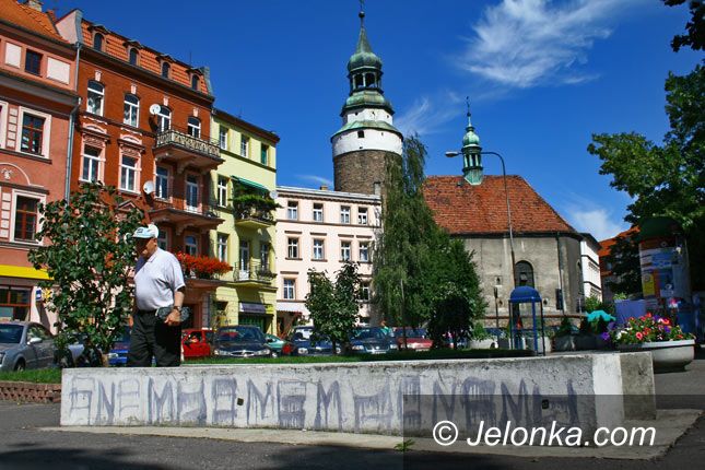 JELENIA GÓRA: Wandale skopali mapę miasta