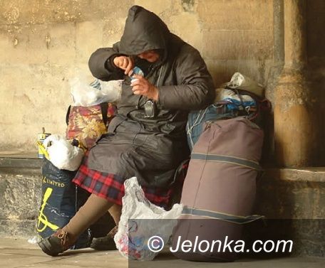 JELENIA GÓRA: Bez dachu nad głową, ale z rzecznikiem