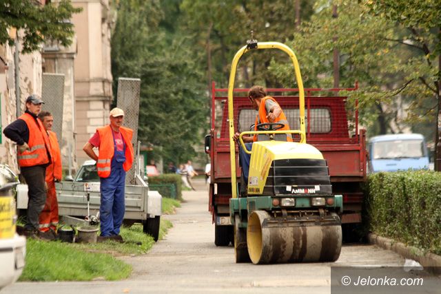 JELENIA GÓRA: Przejedzie walec i (nie) wyrówna