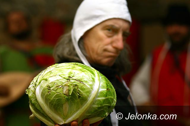 JELENIA GÓRA: Rycerze szturmowali ruiny zamczyska