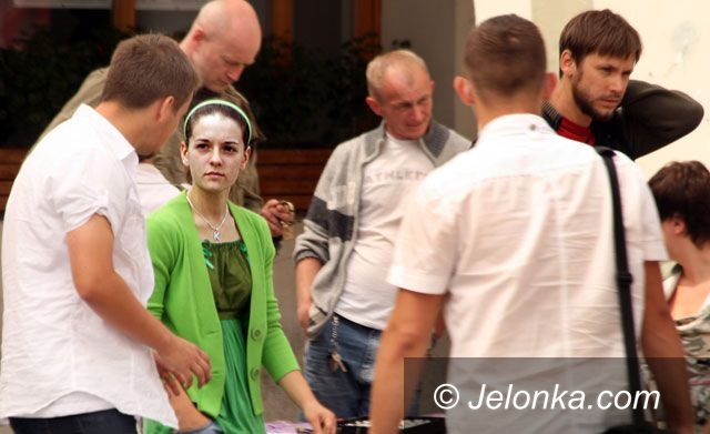 JELENIA GÓRA: Po angielsku ani be, ani me