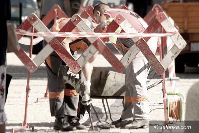 JELENIA GÓRA: Rynek podświetlony od… dołu