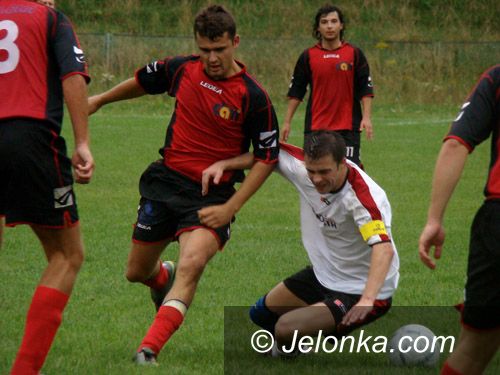 Jelenia Góra - Podchorążych: Walczyli przeciwko sobie dwaj przyjaciele z boiska – A klasa