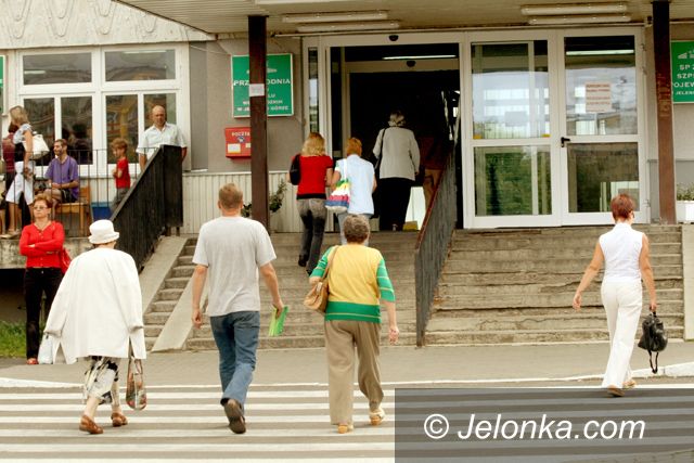 JELENIA GÓRA: Kryzys dopadł siostry