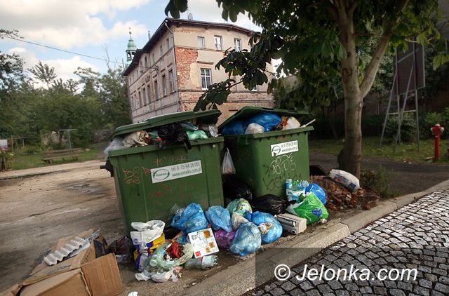 JELENIA GÓRA: Brudny świat dorosłych