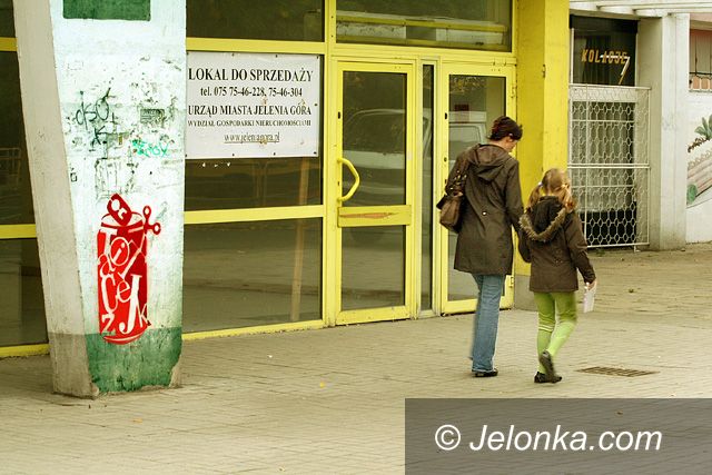 JELENIA GÓRA: Była „Biedronka” za fortunę