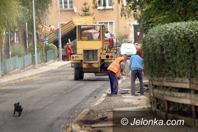 JELENIA GÓRA: Jesienne wykopki drogowe
