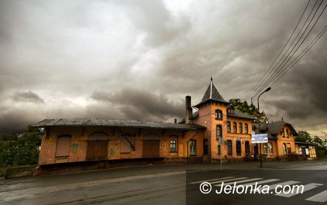 JELENIA GÓRA/ KRAJ: Wszystkie stacje w gminne ręce