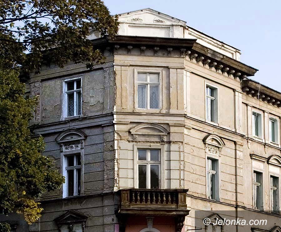 JELENIA GÓRA: Niemcy pomalowali, nasi partaczyli