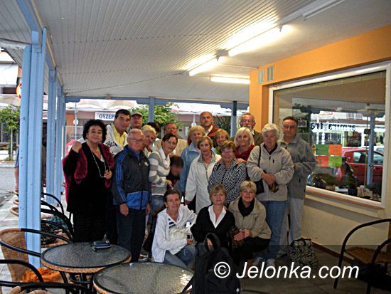 JELENIA GÓRA/ ŚWIAT: Pokonali greckie bariery