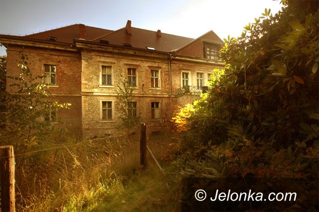 REGION JELENIOGÓRSKI: Czas zżera pałac w Maciejowcu