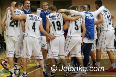 Warszawa: Niesamowite Sudety wygrywają w stolicy z Polonią 2011!