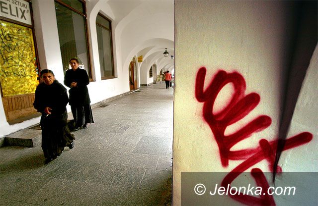 JELENIA GÓRA: Gwizdy dla studentów wandali