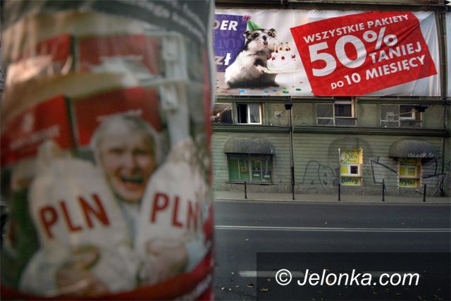 JELENIA GÓRA: JCK opakowane w reklamy