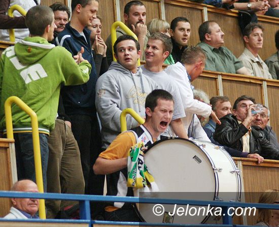 JELENIA GÓRA: Koszykarze Sudetów pokonali efektownie faworyta po dramatycznym boju!