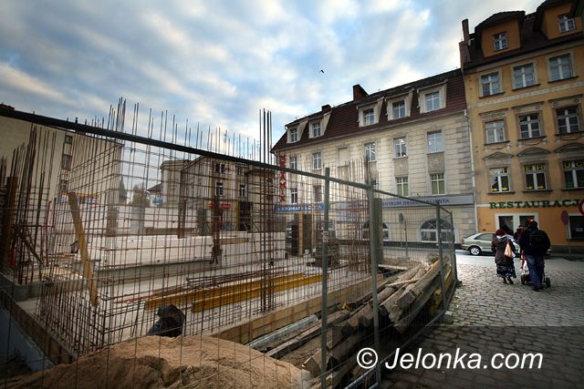 JELENIA GÓRA: Niech się mury pną do góry