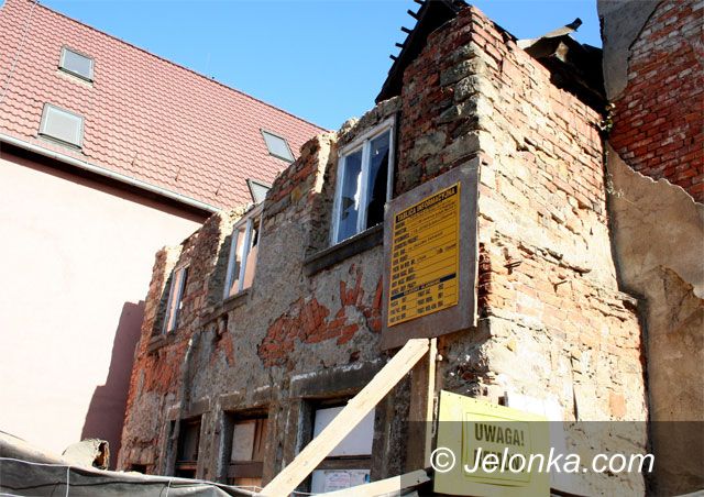 JELENIA GÓRA: Runęła ruina przy ul. Sobieskiego