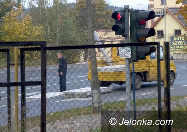 Jelenia Góra: Okna się wstawi, choć mogą być uszkodzone