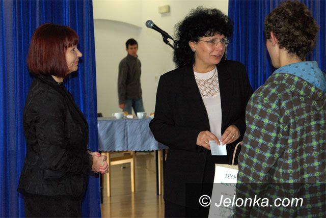 JELENIA GÓRA: „Mechanik” świętował jubileusz miasta plakatami