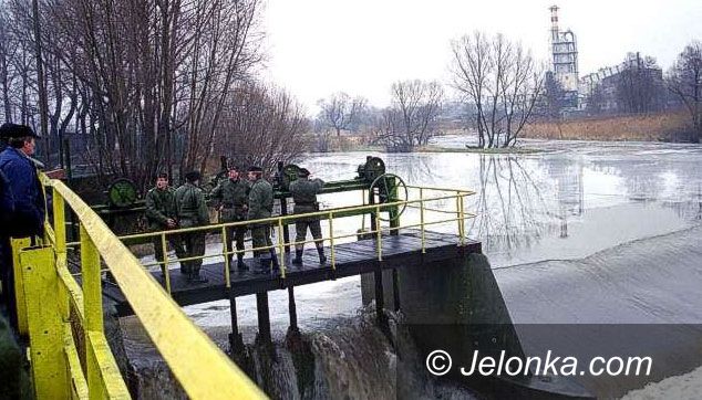 JELENIA GÓRA: Leje, ale powódź już nie grozi