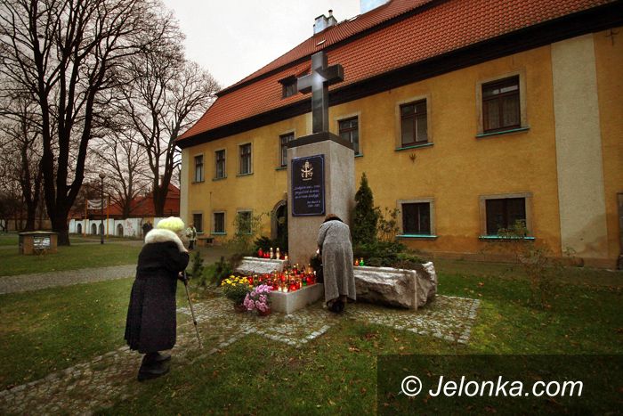 JELENIA GÓRA: Dzień Zaduszny pełen zadumy