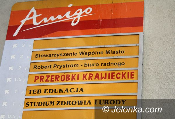 JELENIA GÓRA: Tabliczkowy radny Robert Prystrom