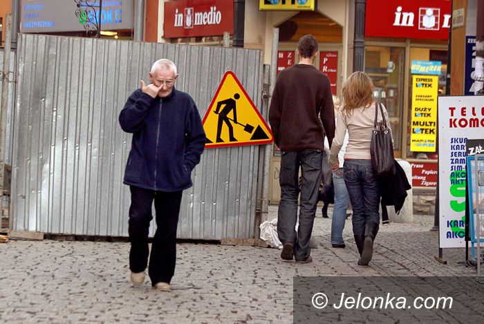 JELENIA GÓRA: Kłopoty z przejściem przez Konopnickiej