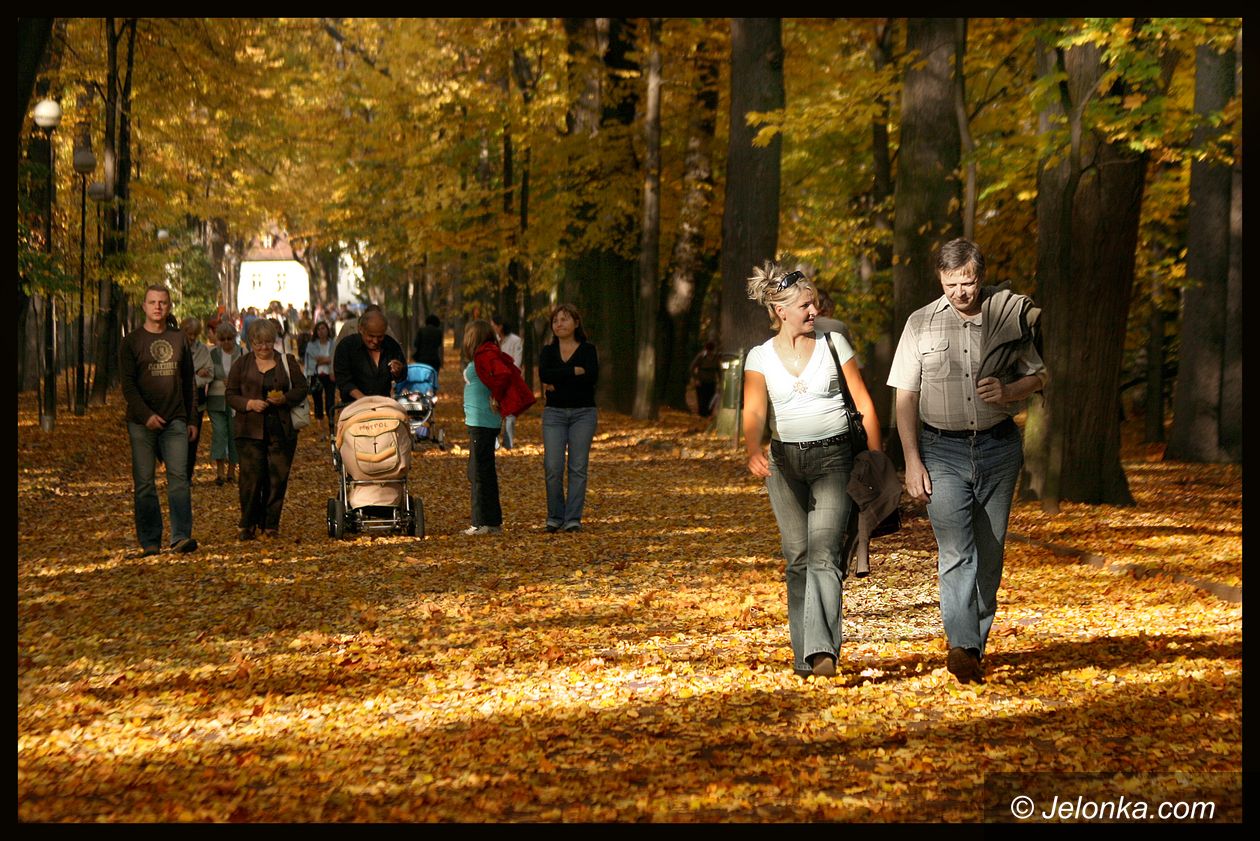 JELENIA GÓRA: Park Zdrojowy pod kluczem
