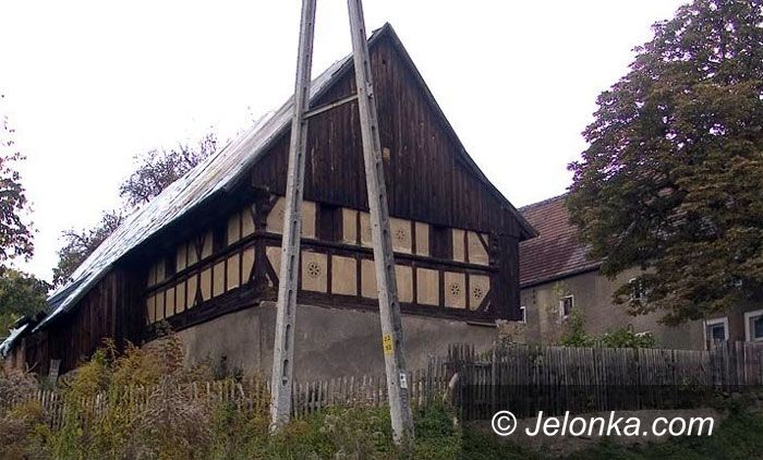 REGION: Zabytek się sypie, właściciel nie ma pieniędzy
