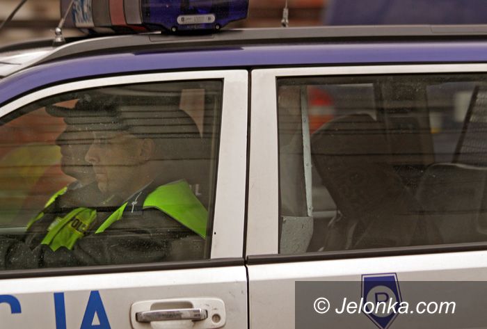 JELENIA GÓRA: Sukces policji: pseudograficiarz w kajdankach