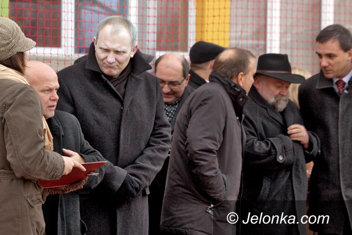 JELENIA GÓRA: "Orlik" otwarty – samorządowcy (nie) spudłowali