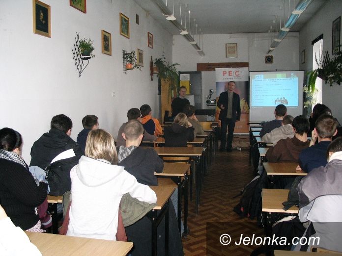 JELENIA GÓRA: Uczą się. Tylko gdzie pójdą do pracy?