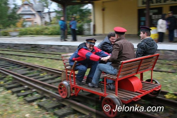 REGION: Pogonili drezyny z Karpacza