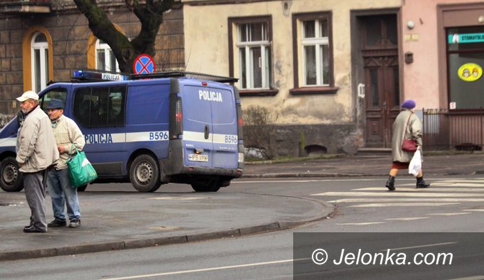 JELENIA GÓRA: Niebezpiecznie na przejściach dla pieszych