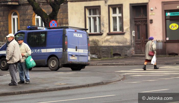 JELENIA GÓRA: Niebezpiecznie na przejściach dla pieszych