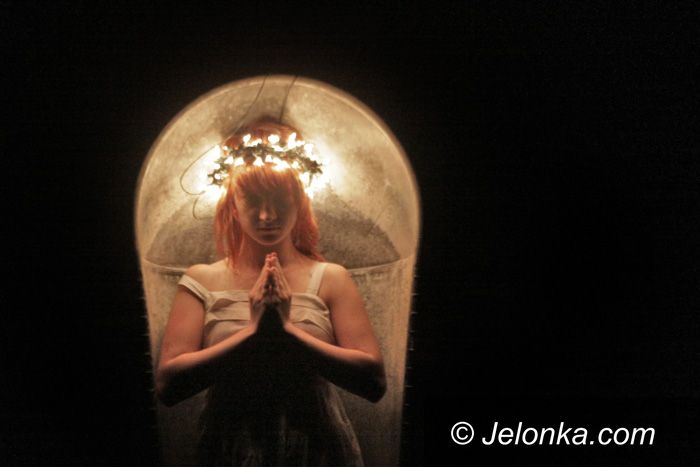 JELENIA GÓRA: Eksperyment medyczno–sceniczny z tragedią w tle