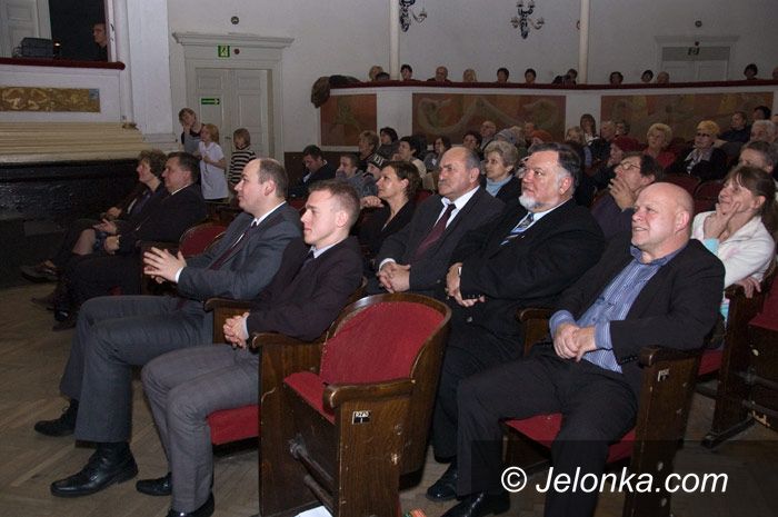 JELENIA GÓRA: Gwiazdka na gwiazdkę z serca świecąca