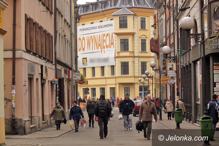 JELENIA GÓRA: Reklama wdziera się wszędzie