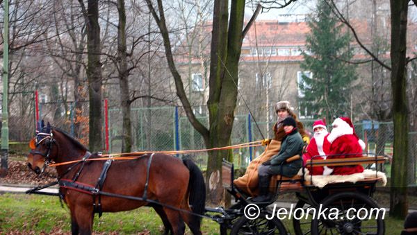 Kowary: Co krok Mikołaj nad Jedlicą