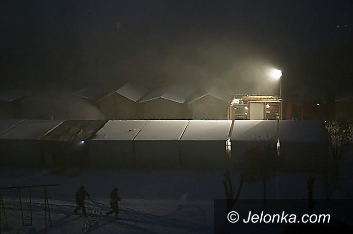JELENIA GÓRA: Samozapłon przyczyną pożaru auta?