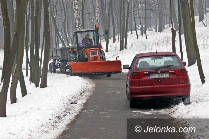 JELENIA GÓRA: Park wzorowo odśnieżony, a miasto?