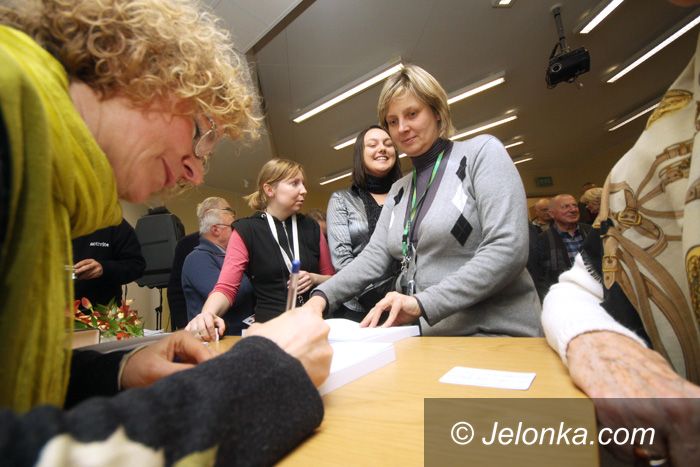 JELENIA GÓRA: Niezwykłe losy protestantów w nowej powieści M. Lutowskiej