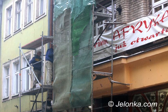 JELENIA GÓRA: Ulica Długa wypięknieje, ale nie cała