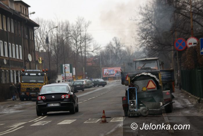 JELENIA GÓRA: Dziura na dziurze na ulicach