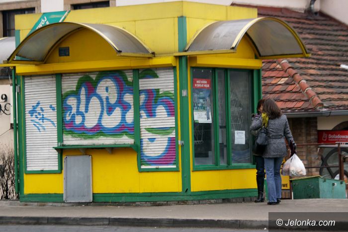 JELENIA GÓRA: Zamykają kioski na cztery spusty